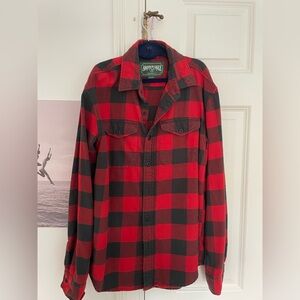 American Eagle Outfitters Red and Black Plaid Casual Button Down Shirt